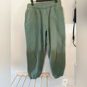 Lululemon size XS Green Jogger sweatpants
